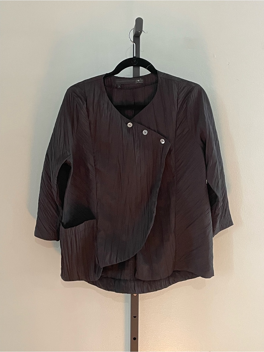 Porto San Francisco Black Crinkle Asymmetrical Blouse Top Size 2